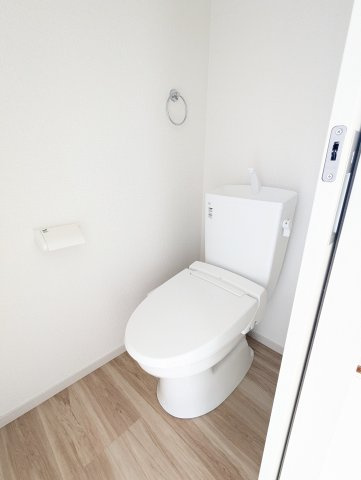 水戸市平須町　16期のトイレ|温水ウォシュレット付きトイレでゆっくりと快適なお一人時間を～