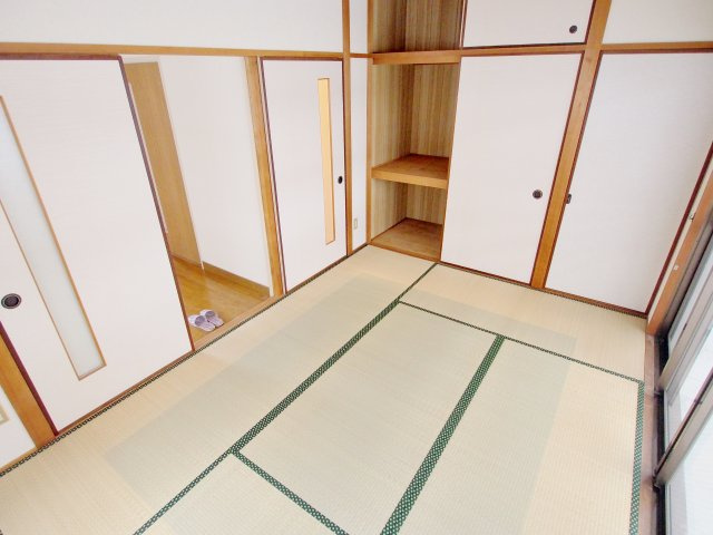 レジデンス矢野西の和室