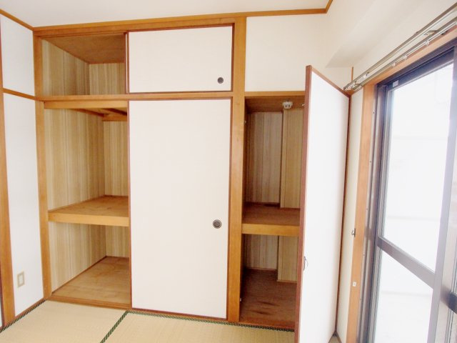 レジデンス矢野西の収納