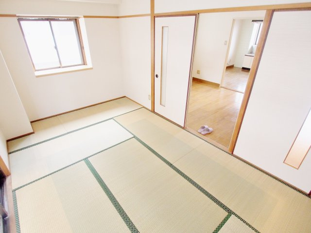 レジデンス矢野西の和室