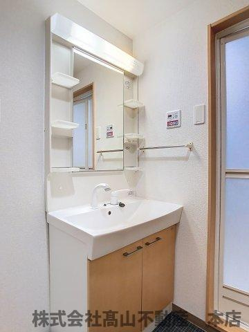 宗像市土穴１丁目のアパートの洗面所