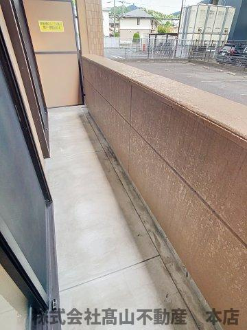 宗像市土穴１丁目のアパートのバルコニー