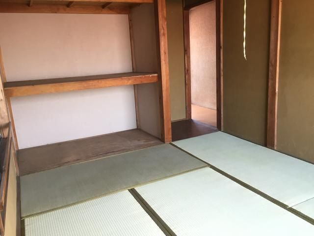 大和平沢店舗の内装