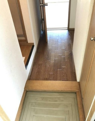 横浜市旭区川井宿町の賃貸マンションの玄関