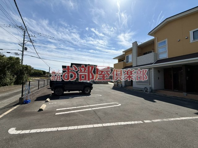 コンフォート　ヴィラの駐車場|駐車場があります