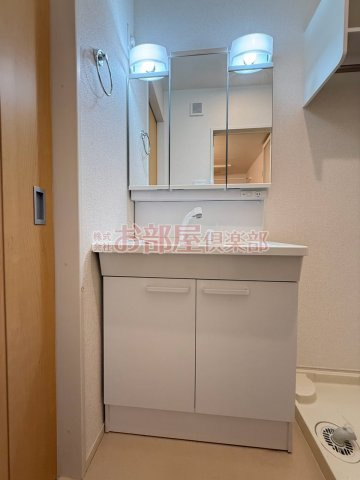 コンフォート　ヴィラの洗面所|脱衣スペースもあります