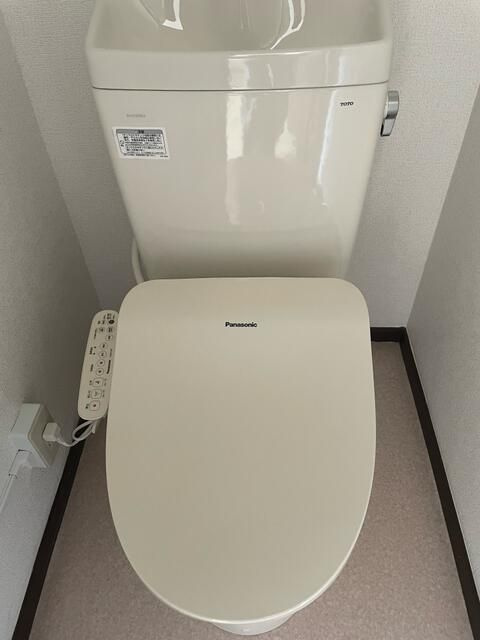 横浜市金沢区富岡東６丁目のアパートのトイレ