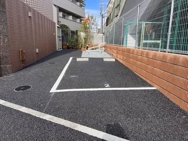ＹＩＥＬＤ　王子神谷の駐車場