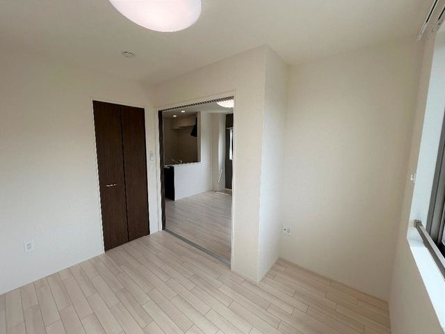 シャルールの洋室