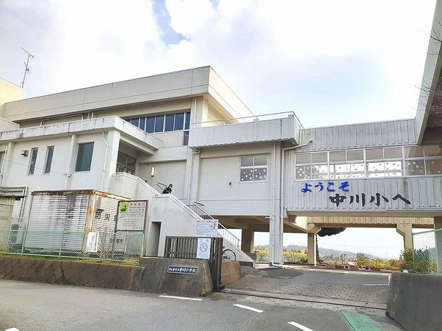 【周辺】 | フェアリーＡ | 袖ケ浦市立中川小学校まで650m