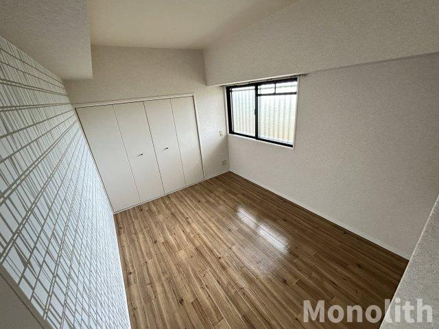 サンクレスト岸和田の洋室