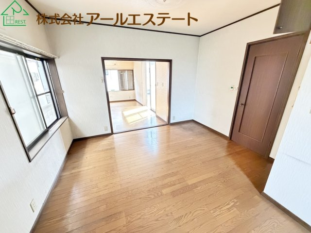 加古川市平岡町土山　　　JR「土山駅」徒歩9分の洋室