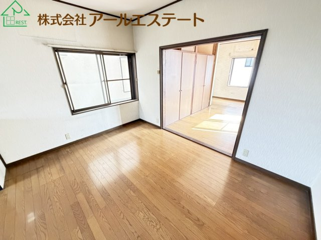 加古川市平岡町土山　　　JR「土山駅」徒歩9分の洋室