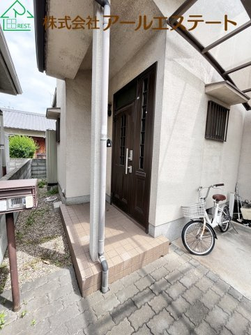 加古川市平岡町土山　　　JR「土山駅」徒歩9分の玄関