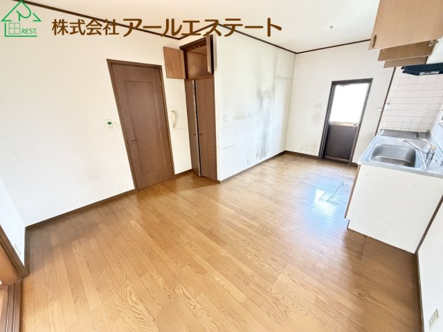 加古川市平岡町土山　　　JR「土山駅」徒歩9分の居間・リビング