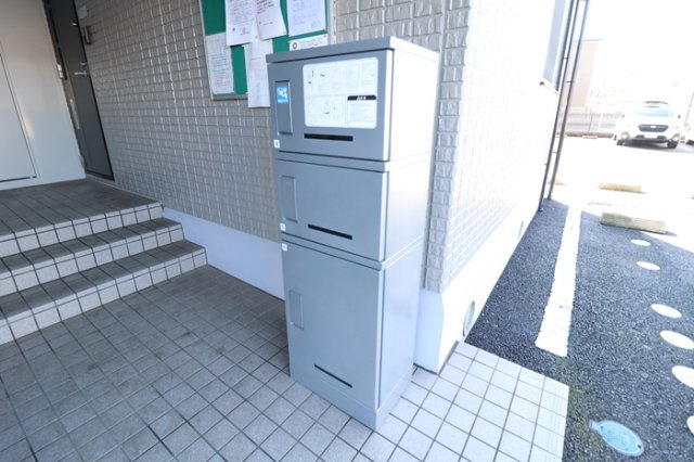 プレザント・ハイツのその他共用部分|宅配ボックスです