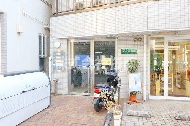 プラーズ京急鶴見のエントランス