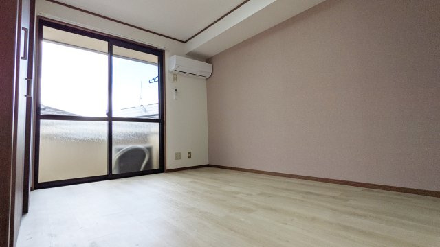 アビタシオン仁川Ⅱの居間・リビング