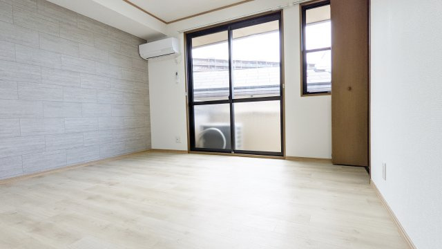アビタシオン仁川Ⅱの居間・リビング