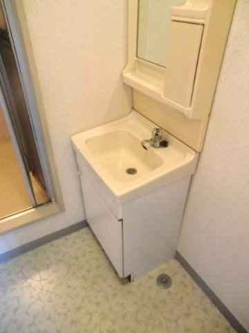 千葉市中央区旭町の賃貸マンションの独立洗面台