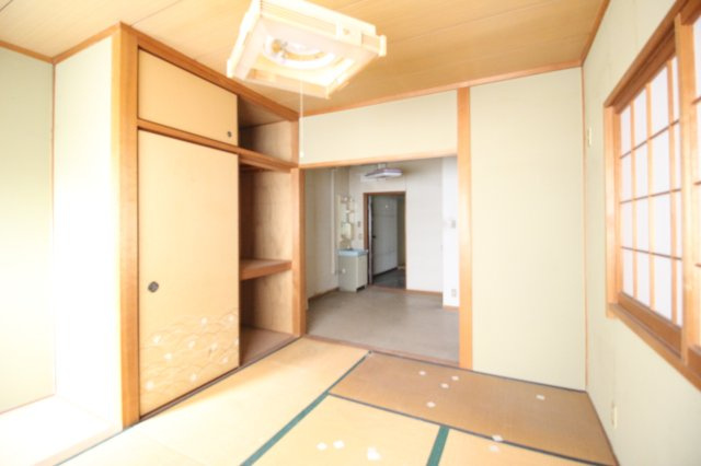 田町275ビルの和室