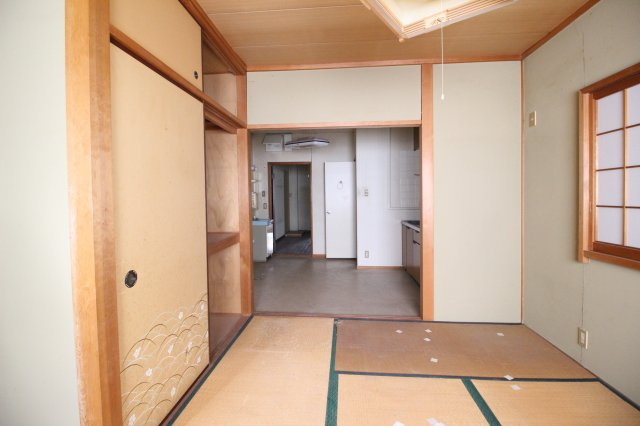 田町275ビルの和室