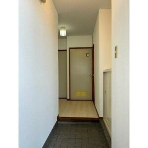 春日井市小野町６丁目の賃貸マンションの玄関