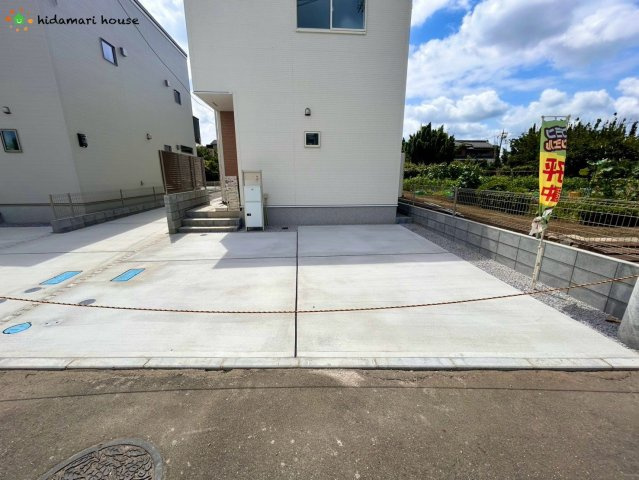 上尾市大谷本郷01期　新築戸建　リナージュ01の駐車場