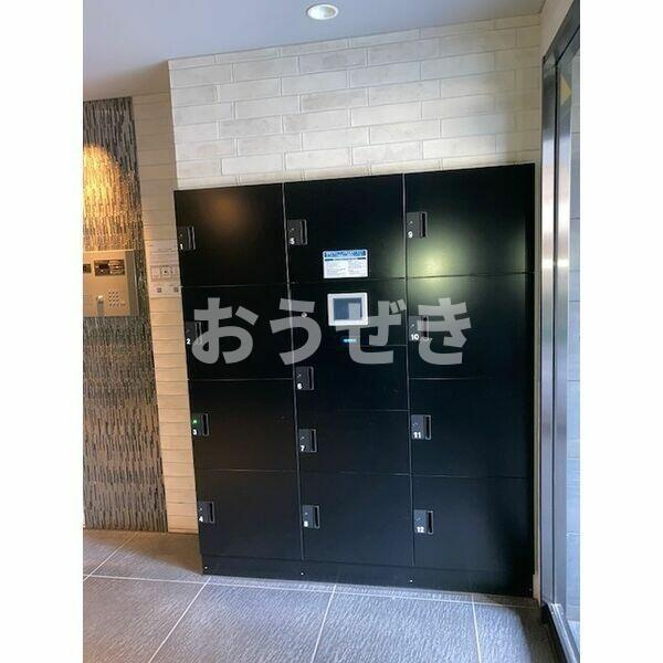 スパシエロッサ横浜吉野町のエントランス