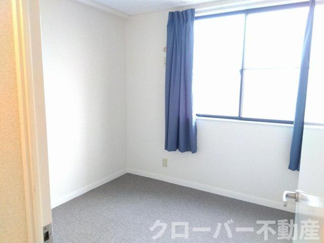 レオパレス高木の寝室