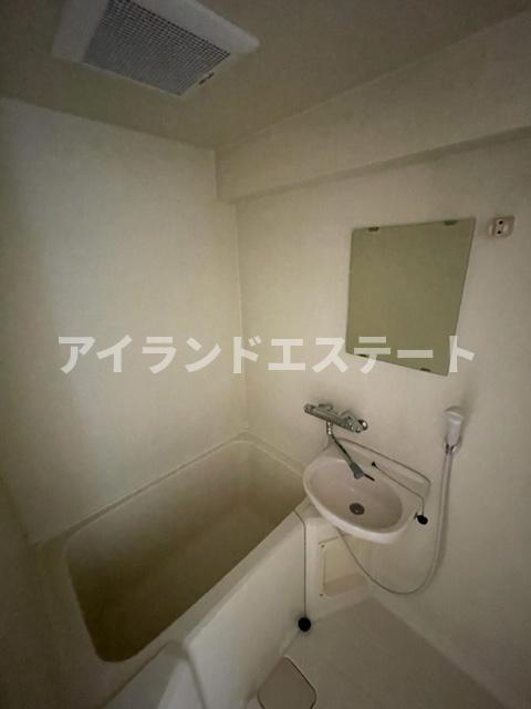 コンチェル上越　バストイレ別　陽当たり良好　オートロック　の浴室