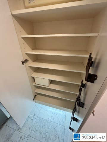 ラヴィドール志木の収納|お家の顔である玄関がいつも片ずく大容量シューズボックス
