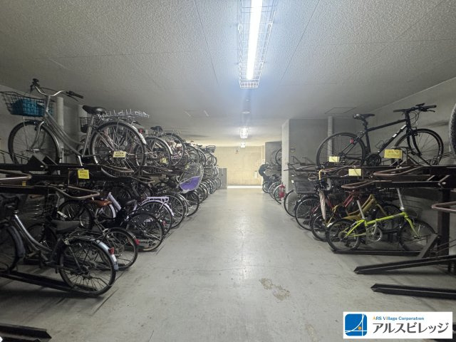 ラヴィドール志木の駐輪場|雨や風から自転車を守ります