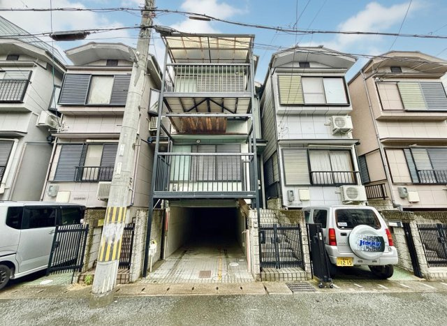 伏見区久我本町の駐車場
