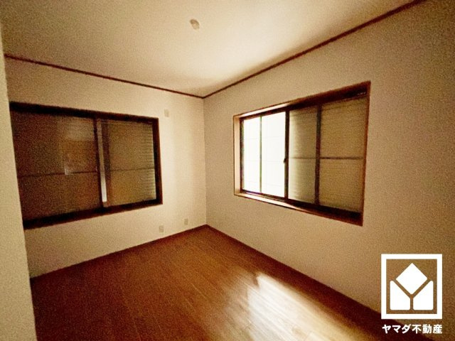 伏見区久我本町の洋室