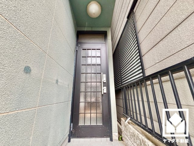 伏見区久我本町の玄関
