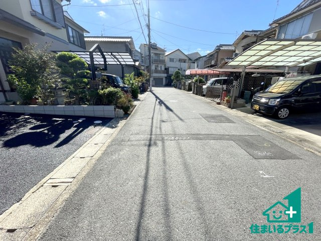 ★24(土)25(日)現地見学可能！★宇治市槇島町一ノ坪　限定1邸の前面道路含む現地写真|周辺は閑静な住宅街！前面道路広々で車の出し入れも便利です。駐車が苦手な方でも安心して車庫入れできます！