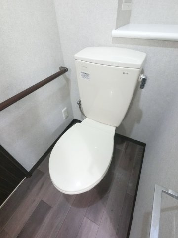 クリスタルのトイレ