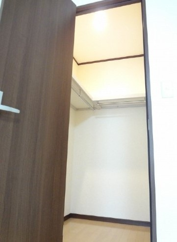 アンプルールフェールTheEarthの収納|別部屋参照写真