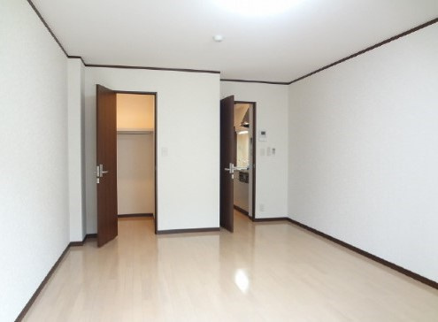 アンプルールフェールTheEarthの内装|別部屋参照写真