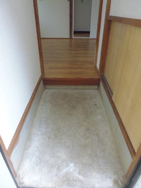 コーポ新倉の玄関