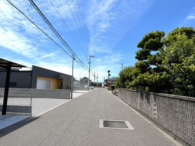 【前面道路含む現地写真】の画像