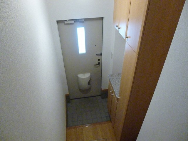 アンソレイエ　（小瀬町）の玄関|落ち着いた玄関です