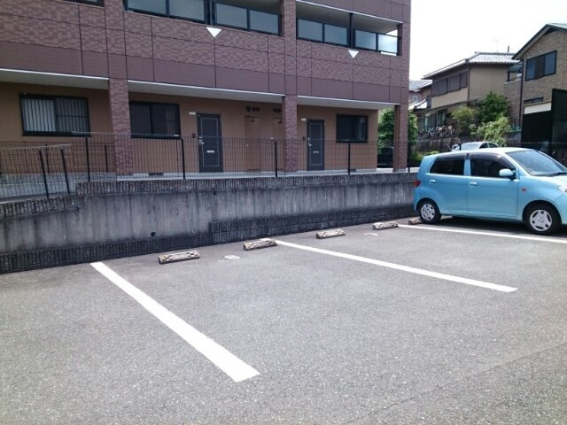 アンソレイエ　（小瀬町）の駐車場|駐車スペースもあります