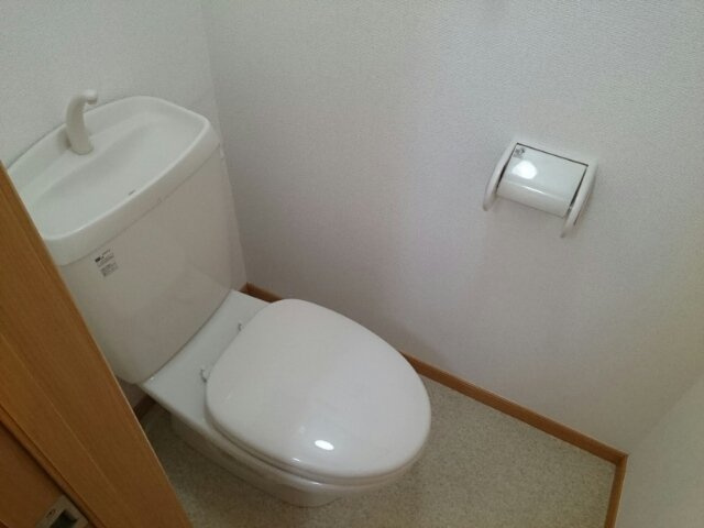 アンソレイエ　（小瀬町）のトイレ|シンプルで使いやすいトイレです