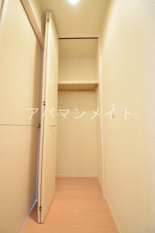 【収納】 | ラマージュⅠ | 廊下にある収納スペース
