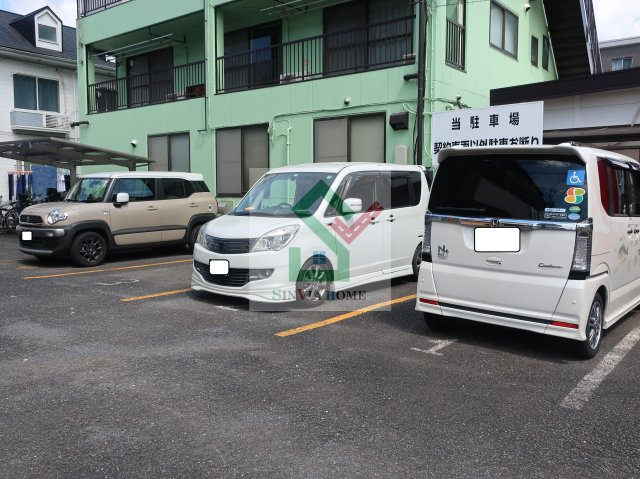 ロワール前沢の駐車場