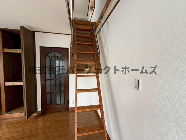 春日町戸建　賃貸のその他|屋根裏収納付き