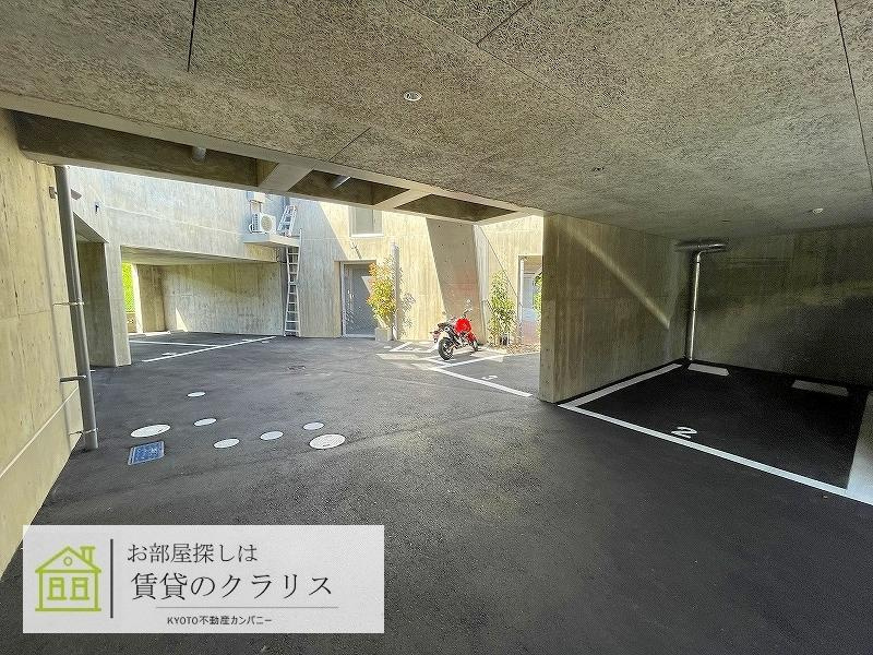 チャトラの駐車場