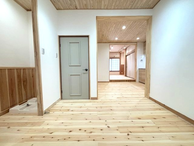河原城貸家の居間・リビング